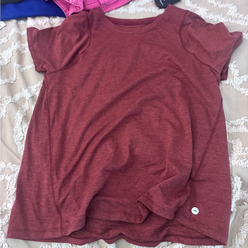 ♥️🌟CLOSET CLEANOUT🌟♥️ dark red athletic shirt